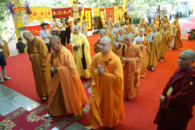 Chùm ảnh: Các đoàn viếng tang lễ HT. Thích Minh Châu - Sáng 05/09/2012