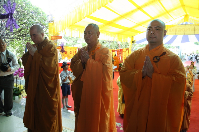 Chùm ảnh: Các đoàn viếng tang lễ HT. Thích Minh Châu - Sáng 05/09/2012