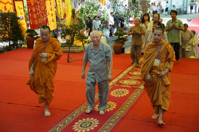 Chùm ảnh: Các đoàn viếng tang lễ HT. Thích Minh Châu - Sáng 05/09/2012