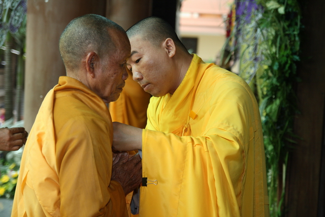 Chùm ảnh: Các đoàn viếng tang lễ HT. Thích Minh Châu - Sáng 05/09/2012