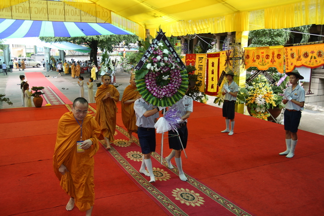 Chùm ảnh: Các đoàn viếng tang lễ HT. Thích Minh Châu - Sáng 05/09/2012