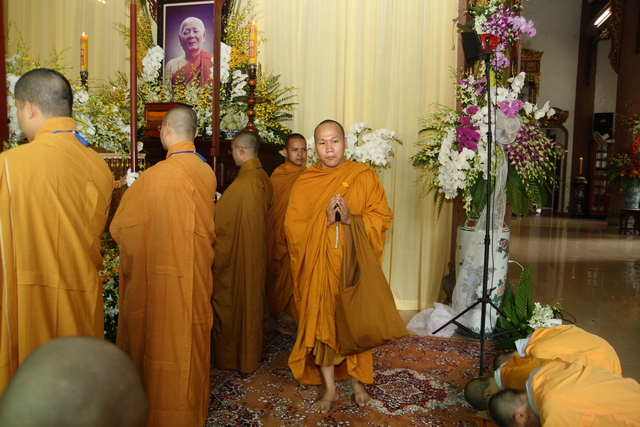 Chùm ảnh: Các đoàn viếng tang lễ HT. Thích Minh Châu - Sáng 05/09/2012