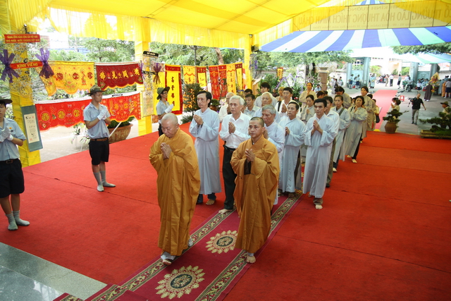 Chùm ảnh: Các đoàn viếng tang lễ HT. Thích Minh Châu - Sáng 05/09/2012