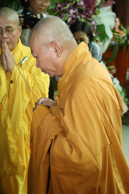 Chùm ảnh: Các đoàn viếng tang lễ HT. Thích Minh Châu - Sáng 05/09/2012