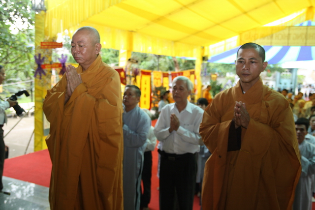 Chùm ảnh: Các đoàn viếng tang lễ HT. Thích Minh Châu - Sáng 05/09/2012