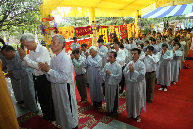 Chùm ảnh: Các đoàn viếng tang lễ HT. Thích Minh Châu - Sáng 05/09/2012