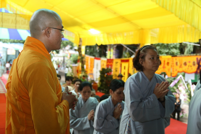 Chùm ảnh: Các đoàn viếng tang lễ HT. Thích Minh Châu - Sáng 05/09/2012
