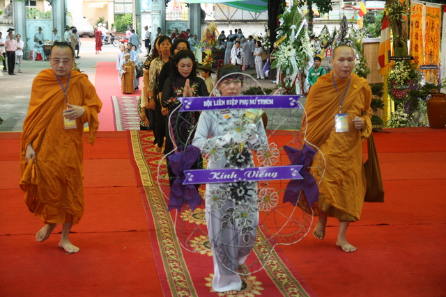 Chùm ảnh: Các đoàn viếng tang lễ HT. Thích Minh Châu - Sáng 05/09/2012