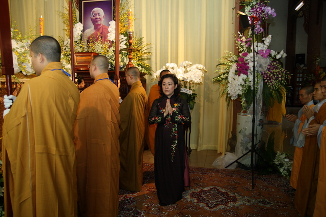 Chùm ảnh: Các đoàn viếng tang lễ HT. Thích Minh Châu - Sáng 05/09/2012