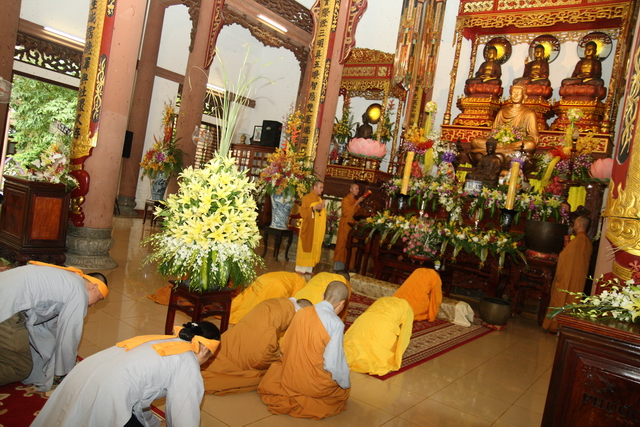 Chùm ảnh: Các đoàn viếng tang lễ HT. Thích Minh Châu - Sáng 05/09/2012
