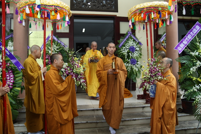 Chùm ảnh: Các đoàn viếng tang lễ HT. Thích Minh Châu - Sáng 05/09/2012