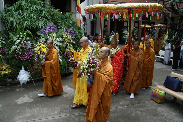 Chùm ảnh: Các đoàn viếng tang lễ HT. Thích Minh Châu - Sáng 05/09/2012