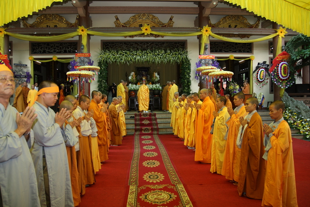 Chùm ảnh: Các đoàn viếng tang lễ HT. Thích Minh Châu - Sáng 05/09/2012