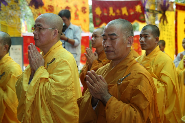 Chùm ảnh: Các đoàn viếng tang lễ HT. Thích Minh Châu - Sáng 05/09/2012