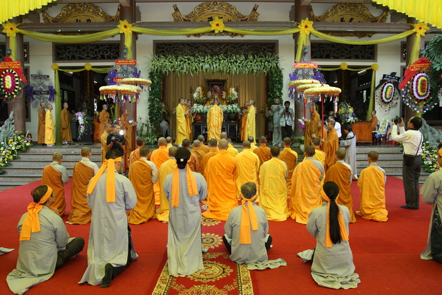 Chùm ảnh: Các đoàn viếng tang lễ HT. Thích Minh Châu - Sáng 05/09/2012