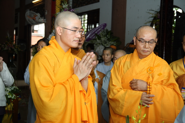 Chùm ảnh: Các đoàn viếng tang lễ HT. Thích Minh Châu - Sáng 05/09/2012