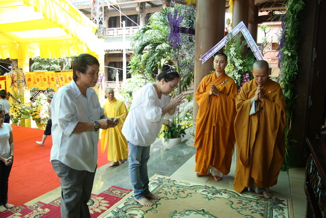 Chùm ảnh: Các đoàn viếng tang lễ HT. Thích Minh Châu - Sáng 05/09/2012