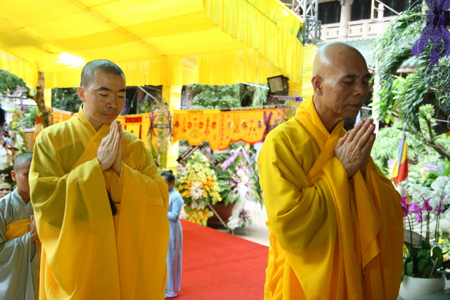 Chùm ảnh: Các đoàn viếng tang lễ HT. Thích Minh Châu - Chiều 05/09/2012