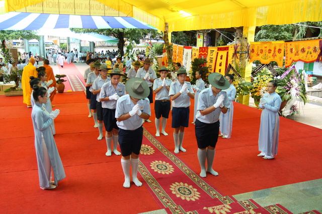 Chùm ảnh: Các đoàn viếng tang lễ HT. Thích Minh Châu - Chiều 05/09/2012