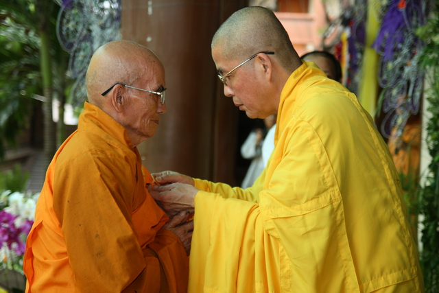 Chùm ảnh: Các đoàn viếng tang lễ HT. Thích Minh Châu - Chiều 05/09/2012
