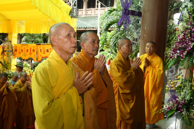 Chùm ảnh: Các đoàn viếng tang lễ HT. Thích Minh Châu - Chiều 05/09/2012