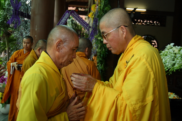 Chùm ảnh: Các đoàn viếng tang lễ HT. Thích Minh Châu - Chiều 05/09/2012
