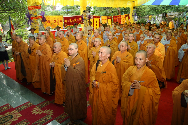 Chùm ảnh: Các đoàn viếng tang lễ HT. Thích Minh Châu - Chiều 05/09/2012