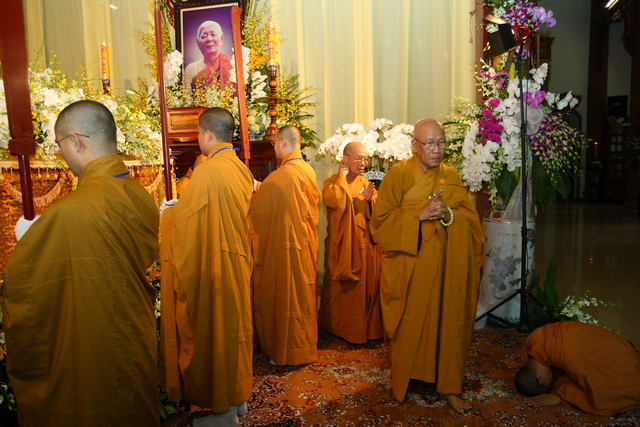 Chùm ảnh: Các đoàn viếng tang lễ HT. Thích Minh Châu - Chiều 05/09/2012