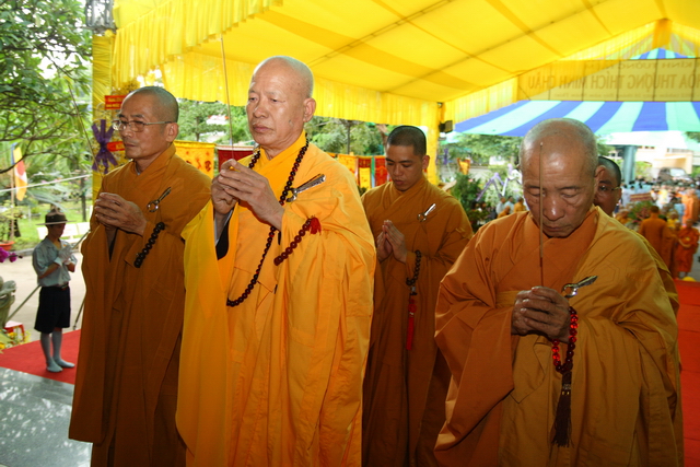 Chùm ảnh: Các đoàn viếng tang lễ HT. Thích Minh Châu - Chiều 05/09/2012