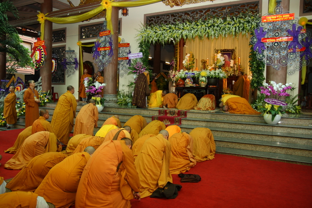 Chùm ảnh: Các đoàn viếng tang lễ HT. Thích Minh Châu - Chiều 05/09/2012