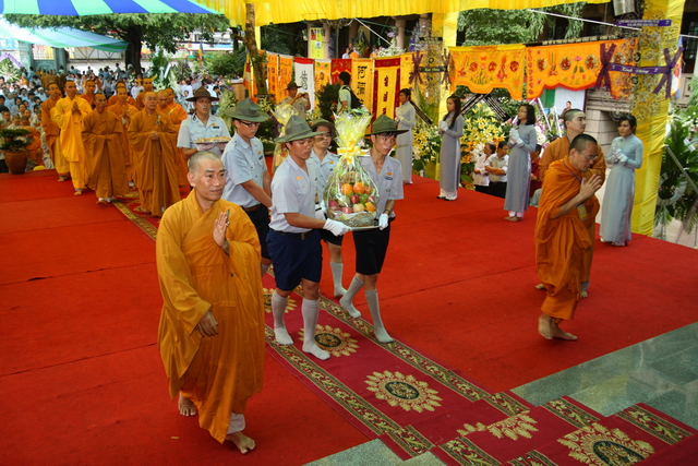Chùm ảnh: Các đoàn viếng tang lễ HT. Thích Minh Châu - Chiều 05/09/2012
