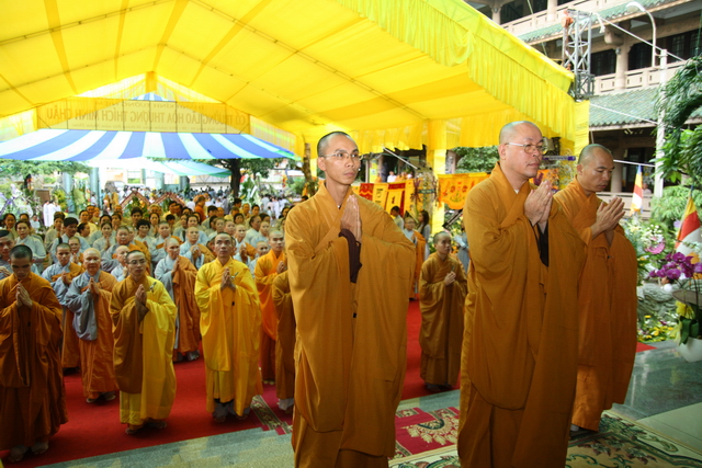 Chùm ảnh: Các đoàn viếng tang lễ HT. Thích Minh Châu - Chiều 05/09/2012
