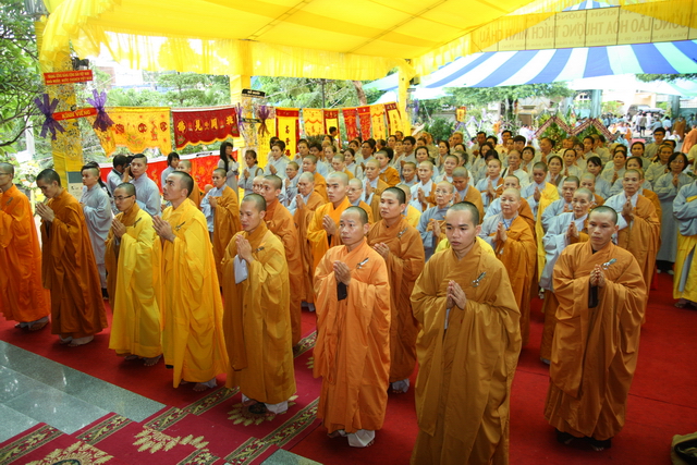 Chùm ảnh: Các đoàn viếng tang lễ HT. Thích Minh Châu - Chiều 05/09/2012