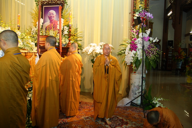 Chùm ảnh: Các đoàn viếng tang lễ HT. Thích Minh Châu - Chiều 05/09/2012