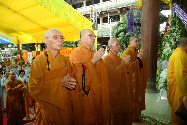 Chùm ảnh: Các đoàn viếng tang lễ HT. Thích Minh Châu - Chiều 05/09/2012