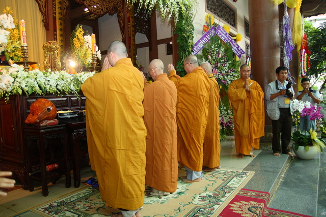 Chùm ảnh: Các đoàn viếng tang lễ HT. Thích Minh Châu - Chiều 05/09/2012