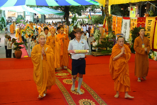 Chùm ảnh: Các đoàn viếng tang lễ HT. Thích Minh Châu - Chiều 05/09/2012
