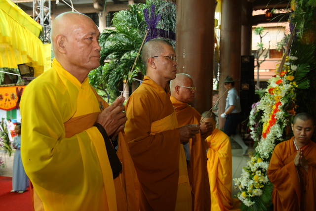 Chùm ảnh: Các đoàn viếng tang lễ HT. Thích Minh Châu - Chiều 05/09/2012