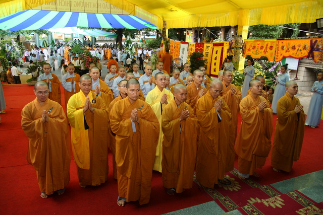 Chùm ảnh: Các đoàn viếng tang lễ HT. Thích Minh Châu - Chiều 05/09/2012