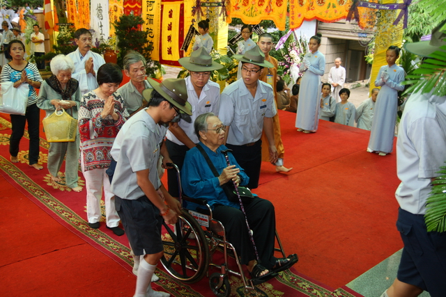 Chùm ảnh: Các đoàn viếng tang lễ HT. Thích Minh Châu - Chiều 05/09/2012