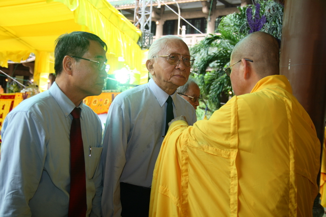 Chùm ảnh: Các đoàn viếng tang lễ HT. Thích Minh Châu - Chiều 05/09/2012