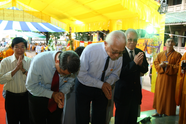 Chùm ảnh: Các đoàn viếng tang lễ HT. Thích Minh Châu - Chiều 05/09/2012