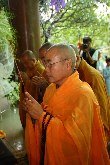 Chùm ảnh: Các đoàn viếng tang lễ HT. Thích Minh Châu - Chiều 05/09/2012