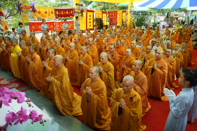 Chùm ảnh: Các đoàn viếng tang lễ HT. Thích Minh Châu - Chiều 05/09/2012