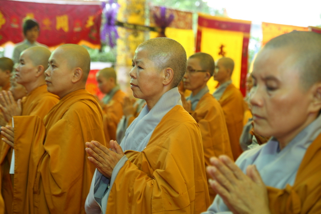 Chùm ảnh: Các đoàn viếng tang lễ HT. Thích Minh Châu - Chiều 05/09/2012