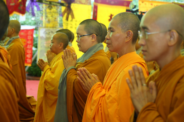 Chùm ảnh: Các đoàn viếng tang lễ HT. Thích Minh Châu - Chiều 05/09/2012