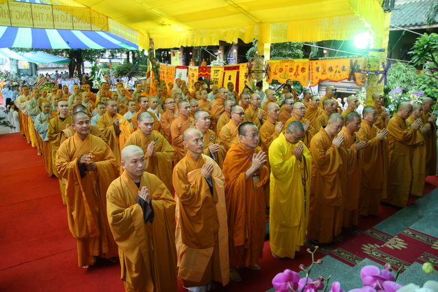 Chùm ảnh: Các đoàn viếng tang lễ HT. Thích Minh Châu - Chiều 05/09/2012