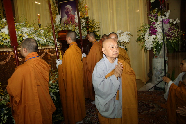 Chùm ảnh: Các đoàn viếng tang lễ HT. Thích Minh Châu - Chiều 05/09/2012