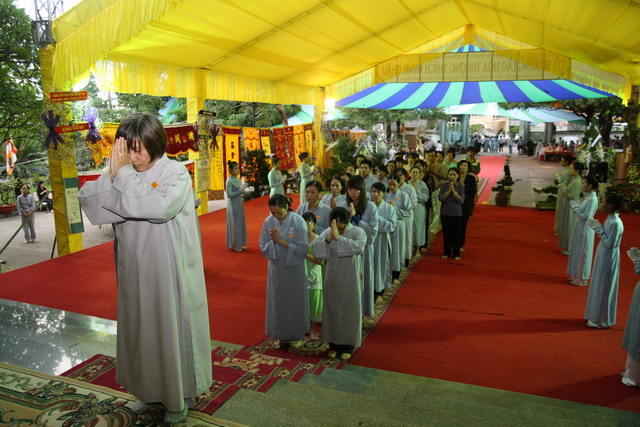 Chùm ảnh: Các đoàn viếng tang lễ HT. Thích Minh Châu - Chiều 05/09/2012