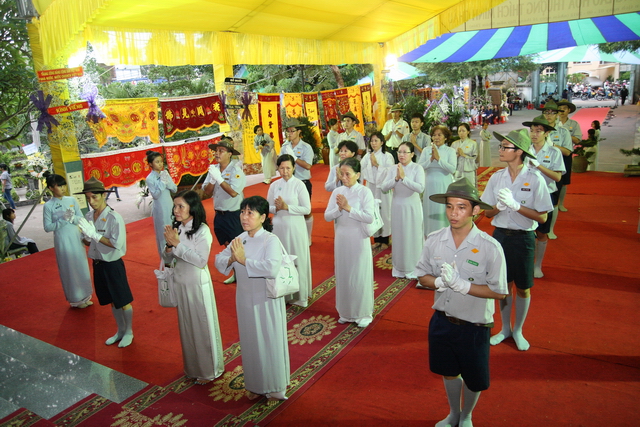Chùm ảnh: Các đoàn viếng tang lễ HT. Thích Minh Châu - Chiều 05/09/2012
